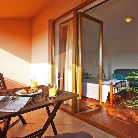 Brijunisol - 3 Apartments Top Position Near The Beautiful Beach Fažana Eksteriør billede