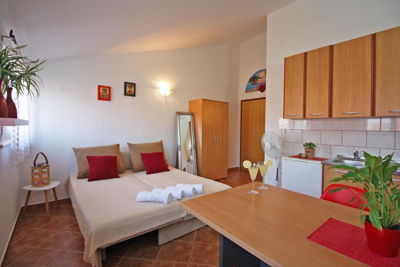 Brijunisol - 3 Apartments Top Position Near The Beautiful Beach Fažana Eksteriør billede