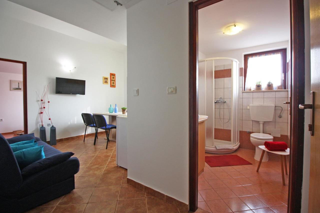 Brijunisol - 3 Apartments Top Position Near The Beautiful Beach Fažana Eksteriør billede