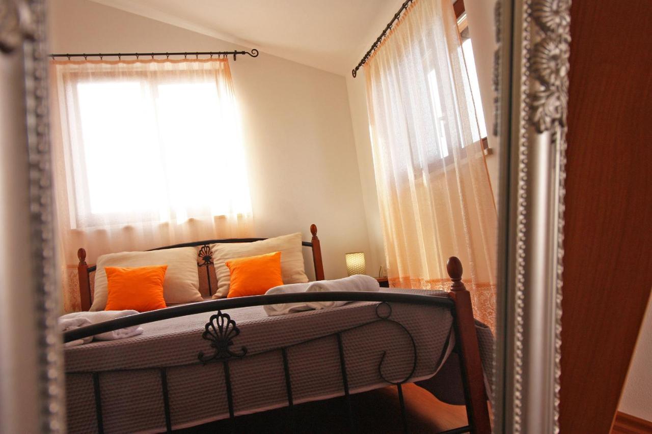 Brijunisol - 3 Apartments Top Position Near The Beautiful Beach Fažana Eksteriør billede