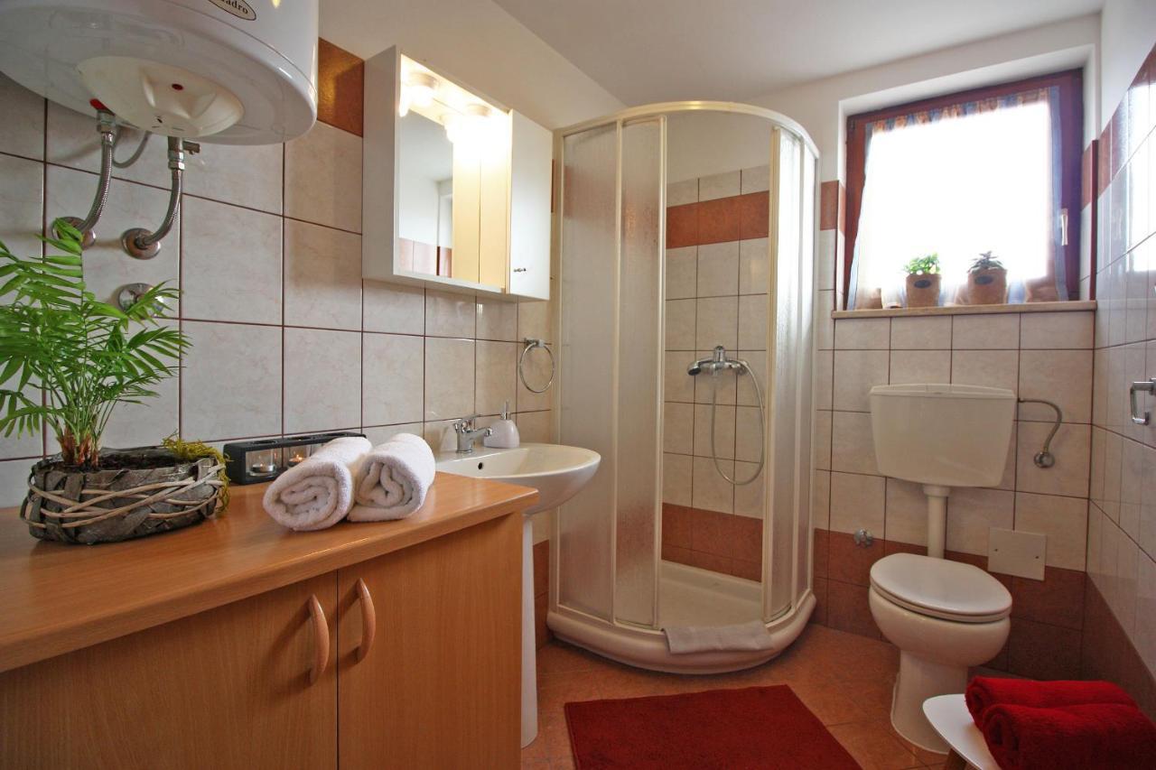 Brijunisol - 3 Apartments Top Position Near The Beautiful Beach Fažana Eksteriør billede