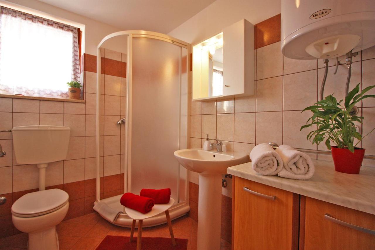 Brijunisol - 3 Apartments Top Position Near The Beautiful Beach Fažana Eksteriør billede