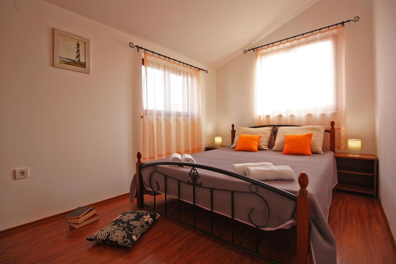 Brijunisol - 3 Apartments Top Position Near The Beautiful Beach Fažana Eksteriør billede