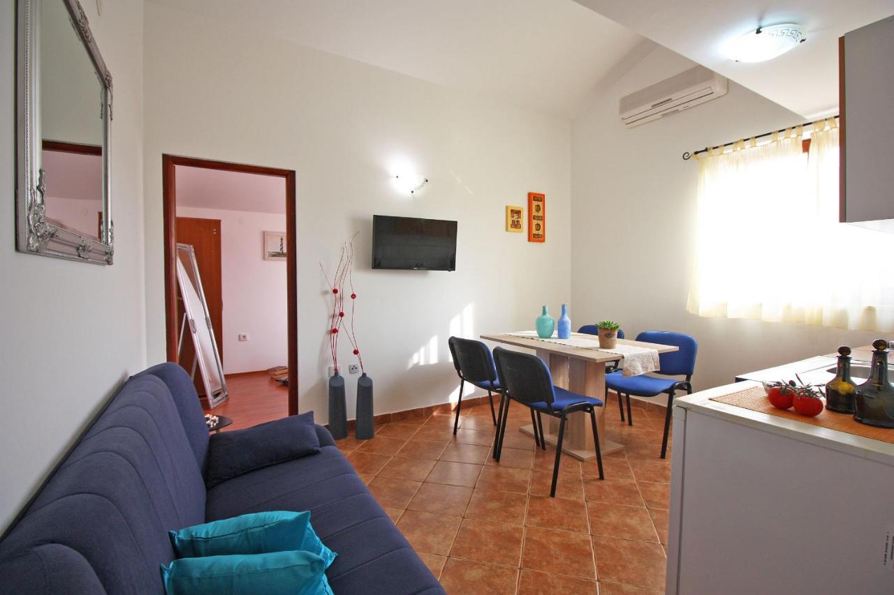Brijunisol - 3 Apartments Top Position Near The Beautiful Beach Fažana Eksteriør billede