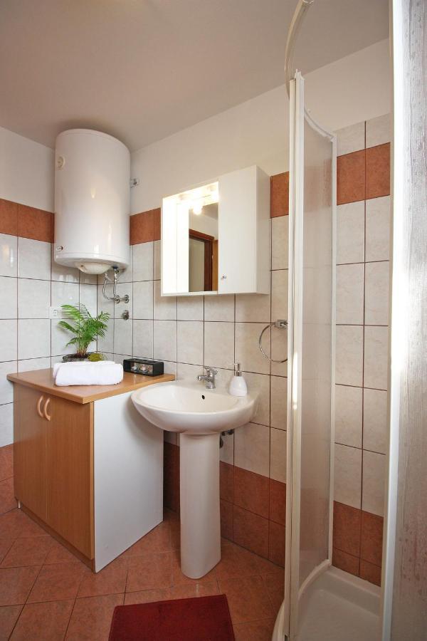 Brijunisol - 3 Apartments Top Position Near The Beautiful Beach Fažana Eksteriør billede