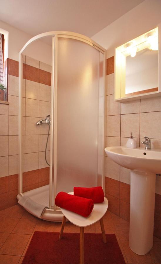 Brijunisol - 3 Apartments Top Position Near The Beautiful Beach Fažana Eksteriør billede