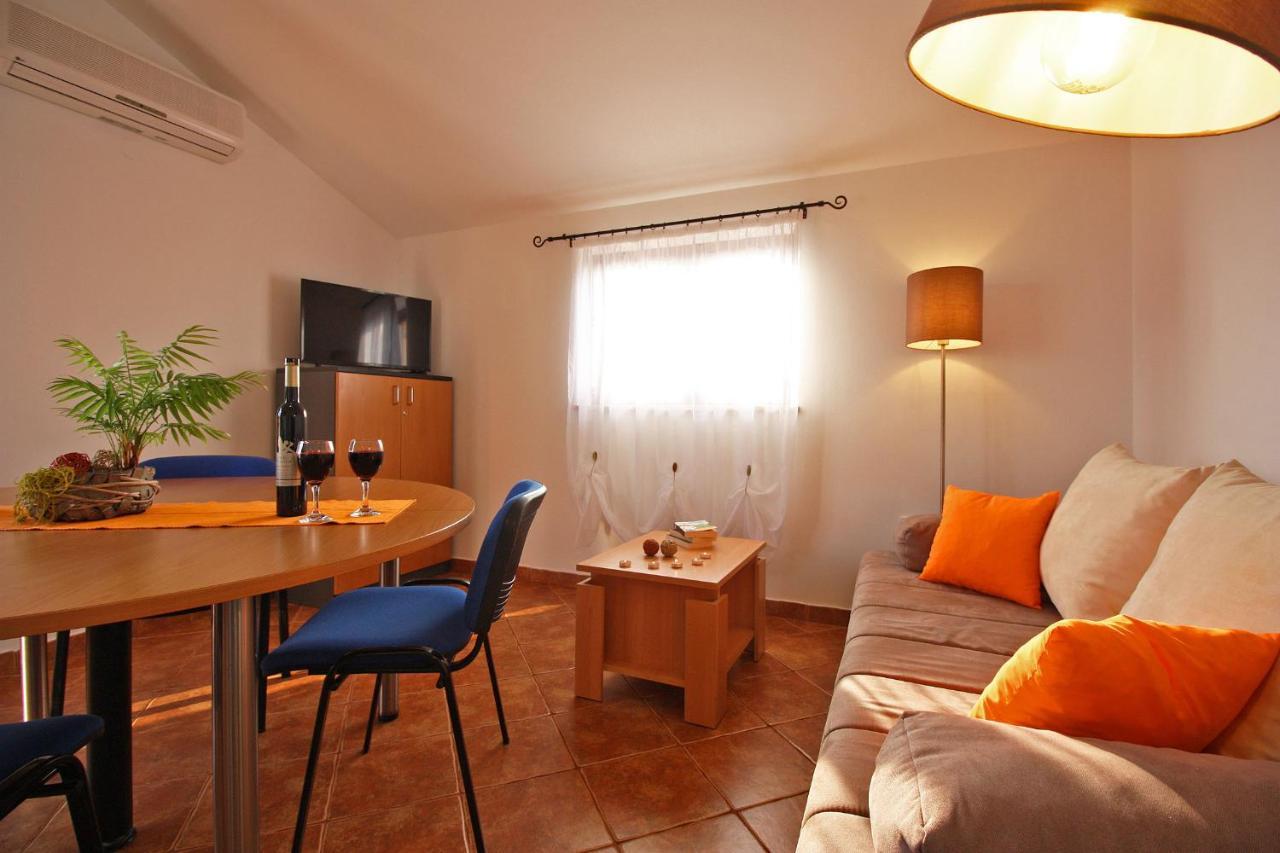 Brijunisol - 3 Apartments Top Position Near The Beautiful Beach Fažana Eksteriør billede
